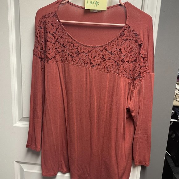 Soft Rust colored l/s shirt with lacey shoulder - Picture 1 of 1